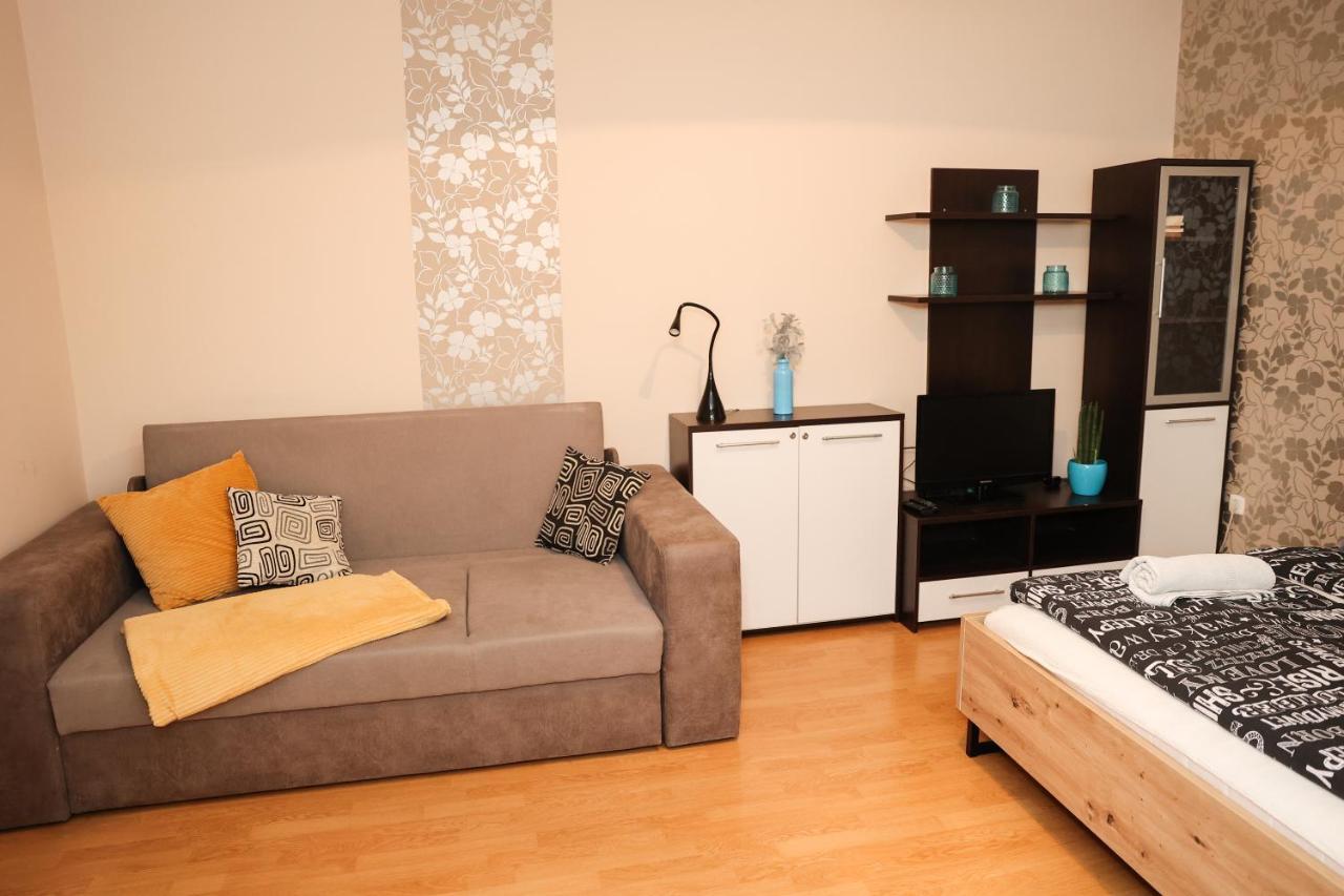 Charming & Unique Apartment In Budapest Vibrant City Center Eksteriør billede